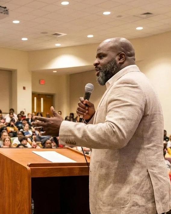 Dr. Eric Mayes